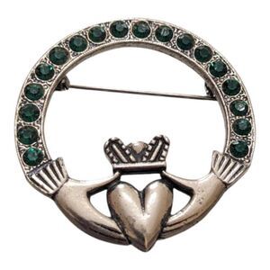Vintage Claddagh Brooch Green Rhinestones Gold Tone Irish Heart Hands Crown 1.5”